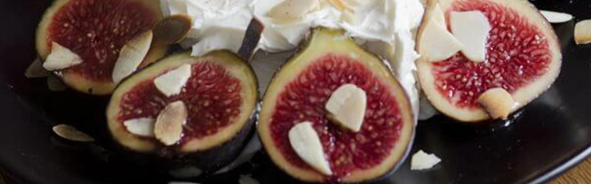 Grilled Figs with Honeyed Mascarpone