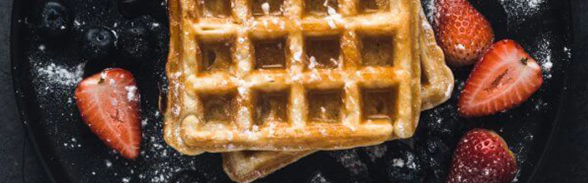 Waffel mit übrig gebliebenen Früchten