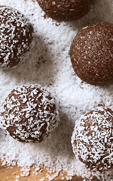 chocolate-fruitcake-rumballs 375x600 chocolate-fruitcake-rumballs 375x600